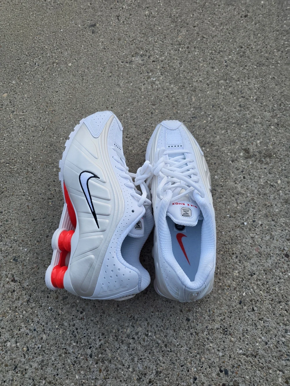 Nike Women's Shox R4 sneakers Women Size 8